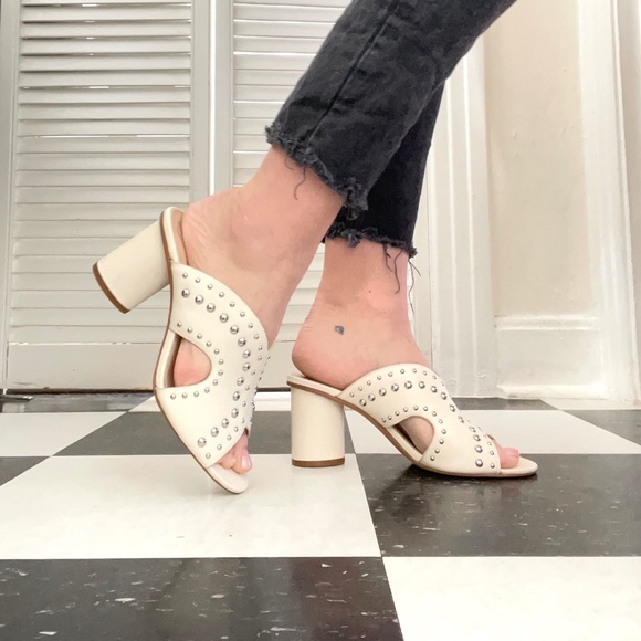 Vince Camuto sandals - Picture 1 of 4